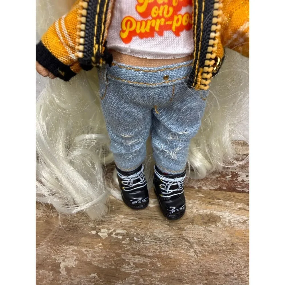 Na! Na! Na! Surprise Glam‎ Series 2 Tabitha Nekota Plush Fashion Doll